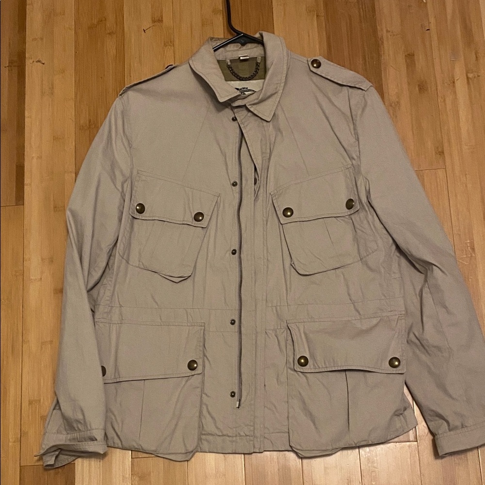 Burberry Light Gray Military Jacket
10/10 vintage double zipper